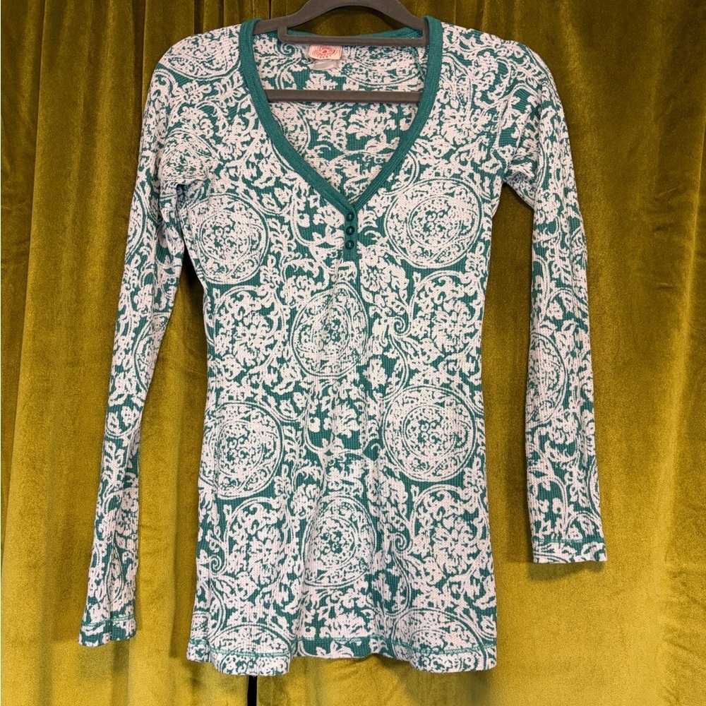 Vintage Y2K Curious Gypsy Green Baroque Print Waffle button Thermal. Cotton.